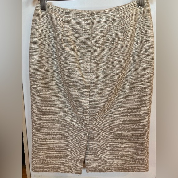 Talbots textured pencil skirt. Size 2 - Picture 3 of 8